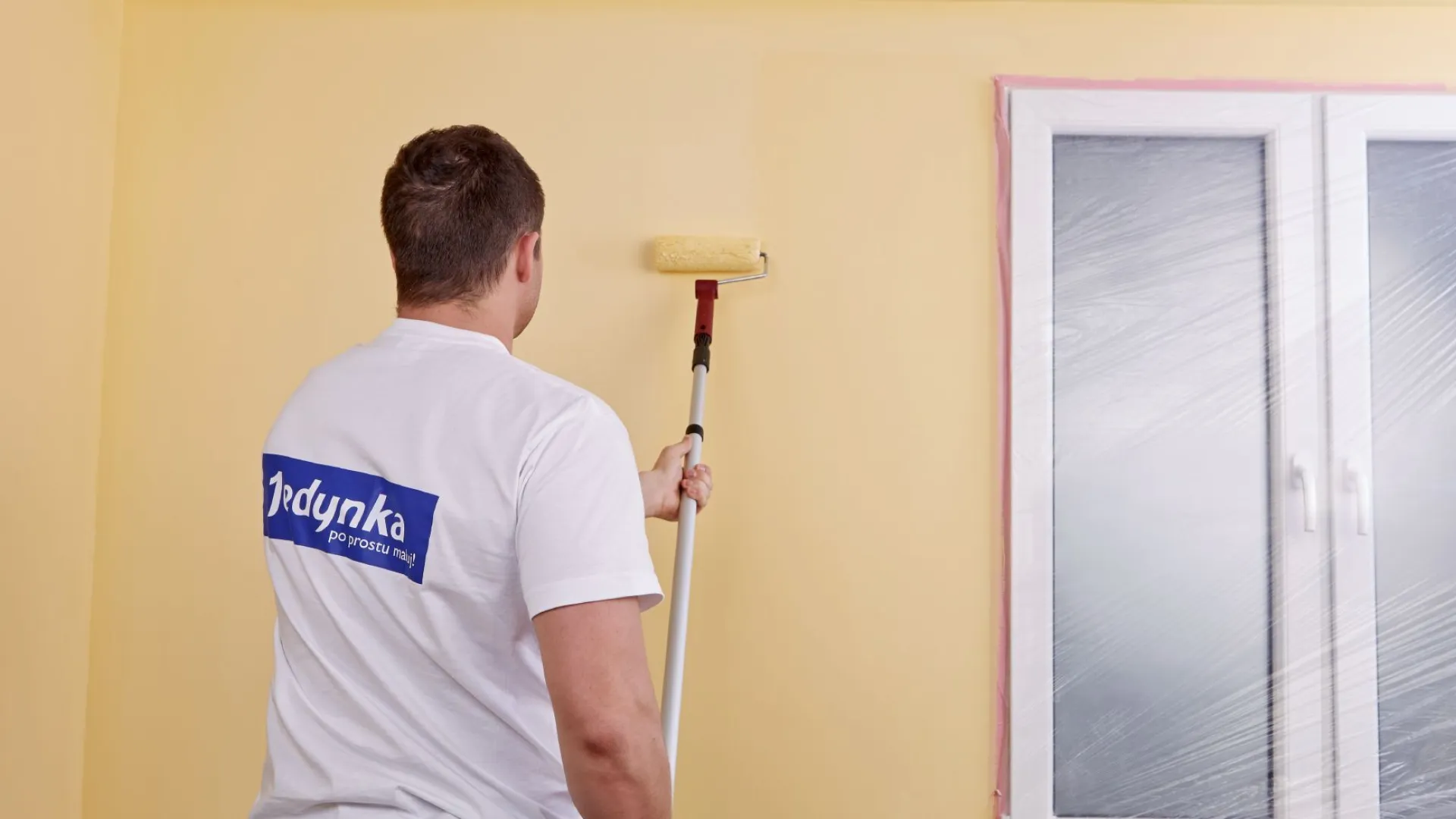 Malowanie ścian - pierwsza warstwa